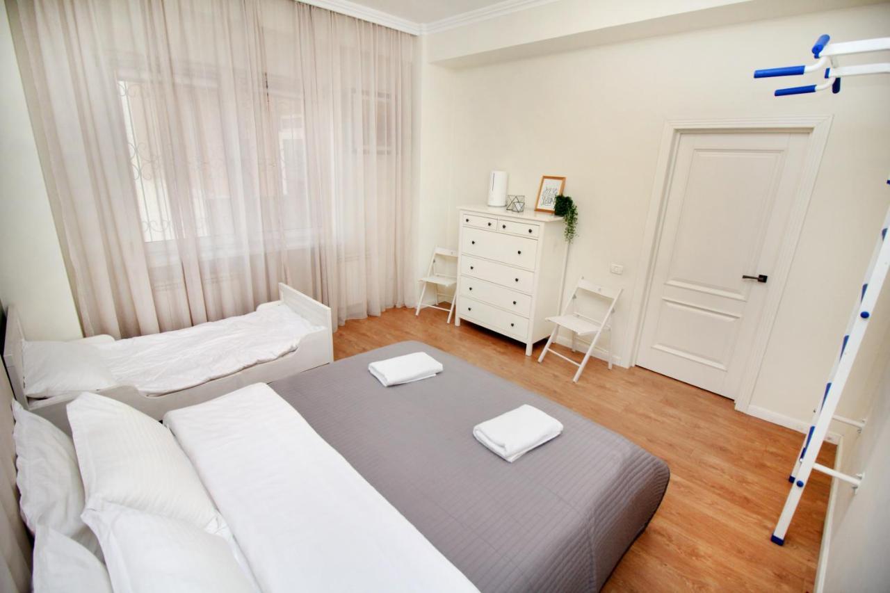 Perfect Spacious Apartment 356 Alma-Ata Buitenkant foto