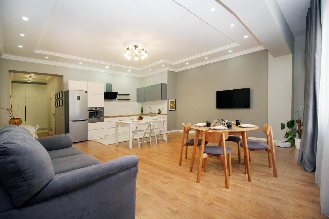 Perfect Spacious Apartment 356 Alma-Ata Buitenkant foto